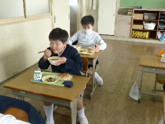 給食