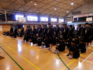 2学期終業式・離任式・表彰式写真07