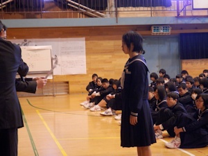 2学期終業式・離任式・表彰式写真09