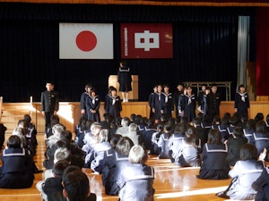 ３学期始業式・就任式・引継式写真05