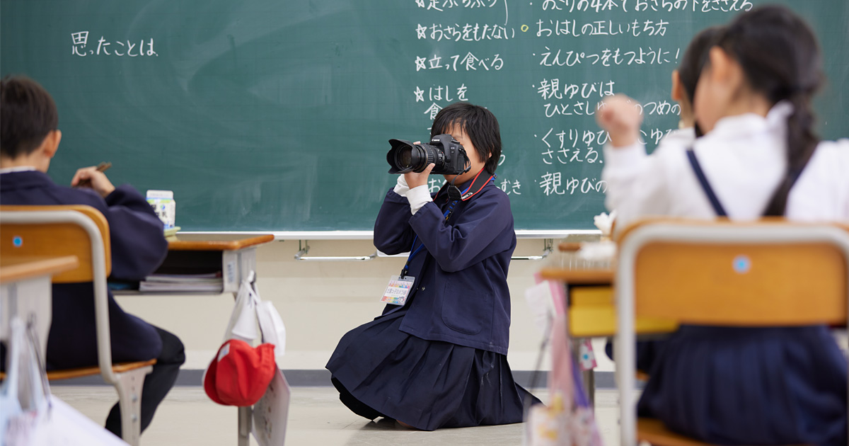 尾道市立土堂小学校 令和5年度 土堂News 「給食風景の撮影」